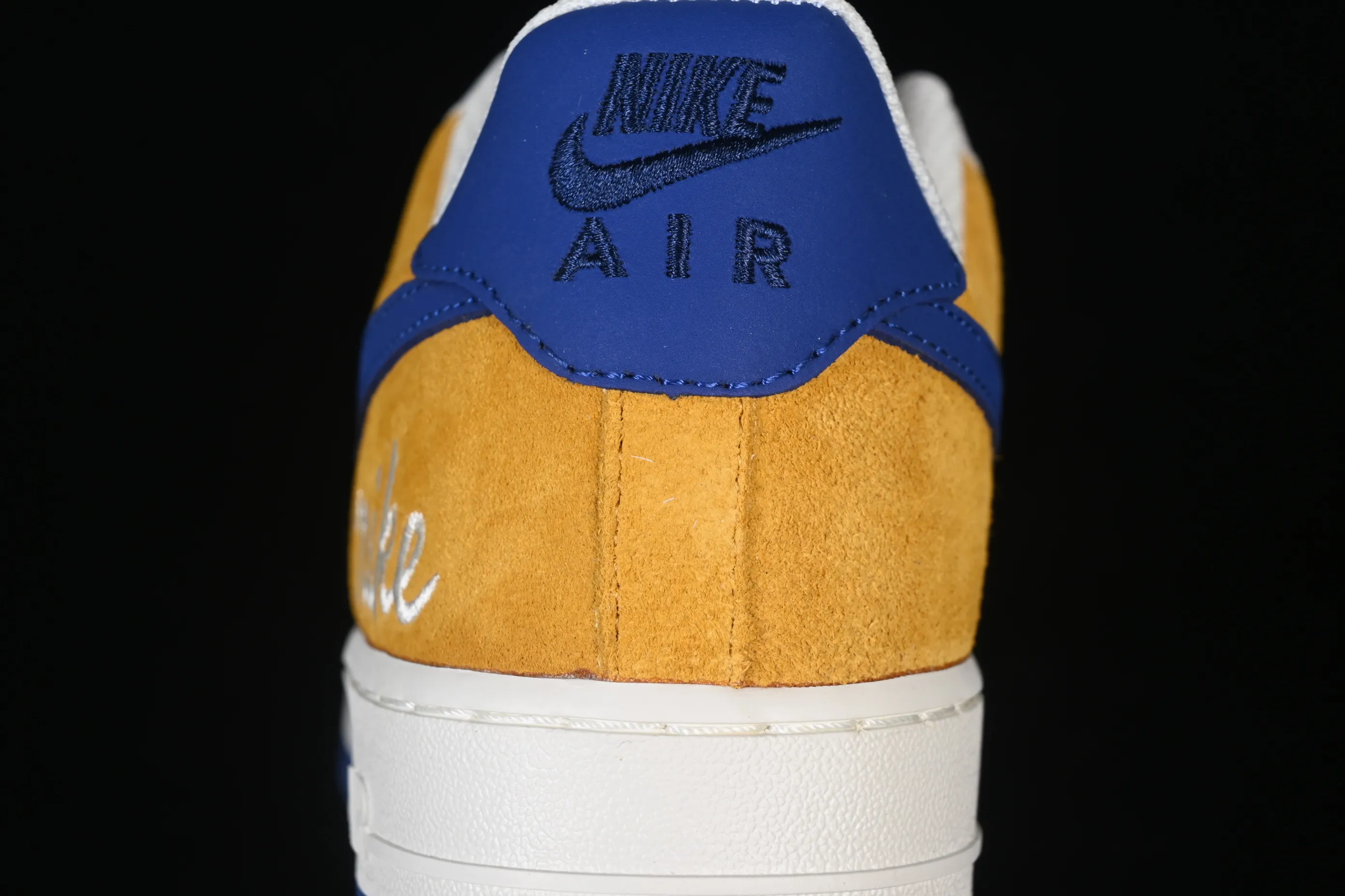 All categories Nk Air Force 1 Air Force series Nk Air Force 1 Low Air Force low-top Nike Air Force 1'07 Low White, gray, brown and blue stitching Air Force 1 low-top casual sneakers HF2794-100